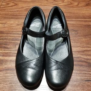 Dansko Black Shoes Size 9 USA